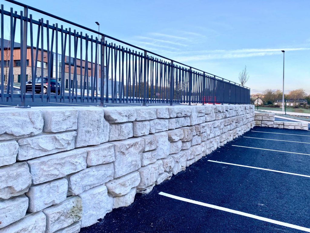 <p>MUR DE SOUTÈNEMENT CHEZ UN PARTICULIER</p>
